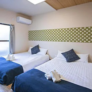 Apartment 山house中津 最大10人 中津駅まで徒歩6分 梅田まで電車4分行ける！　, Osaka